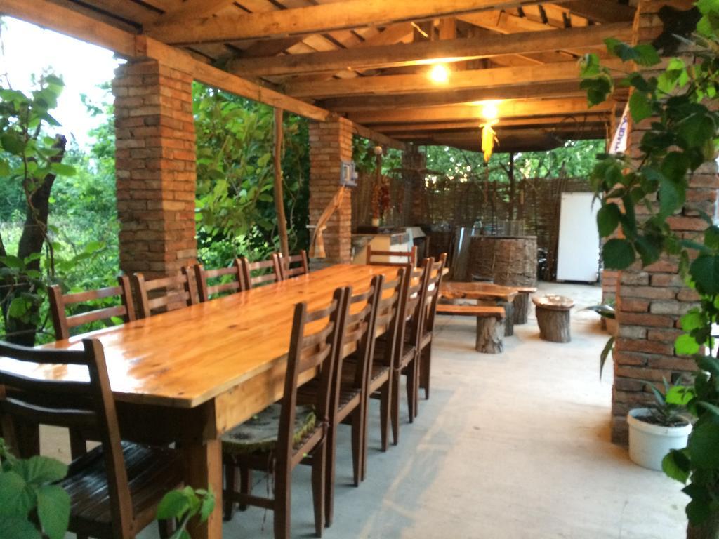 Nona Guest House Shilda ภายนอก รูปภาพ